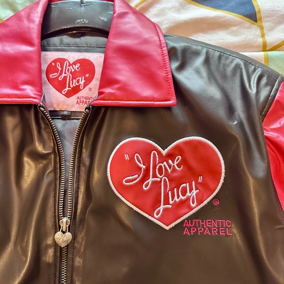 NWT Authentic I Love Lucy Red & Black Bomber Jacket! ๐โค๏ธ๐คโค๏ธ๐ - Picture 4 of 11